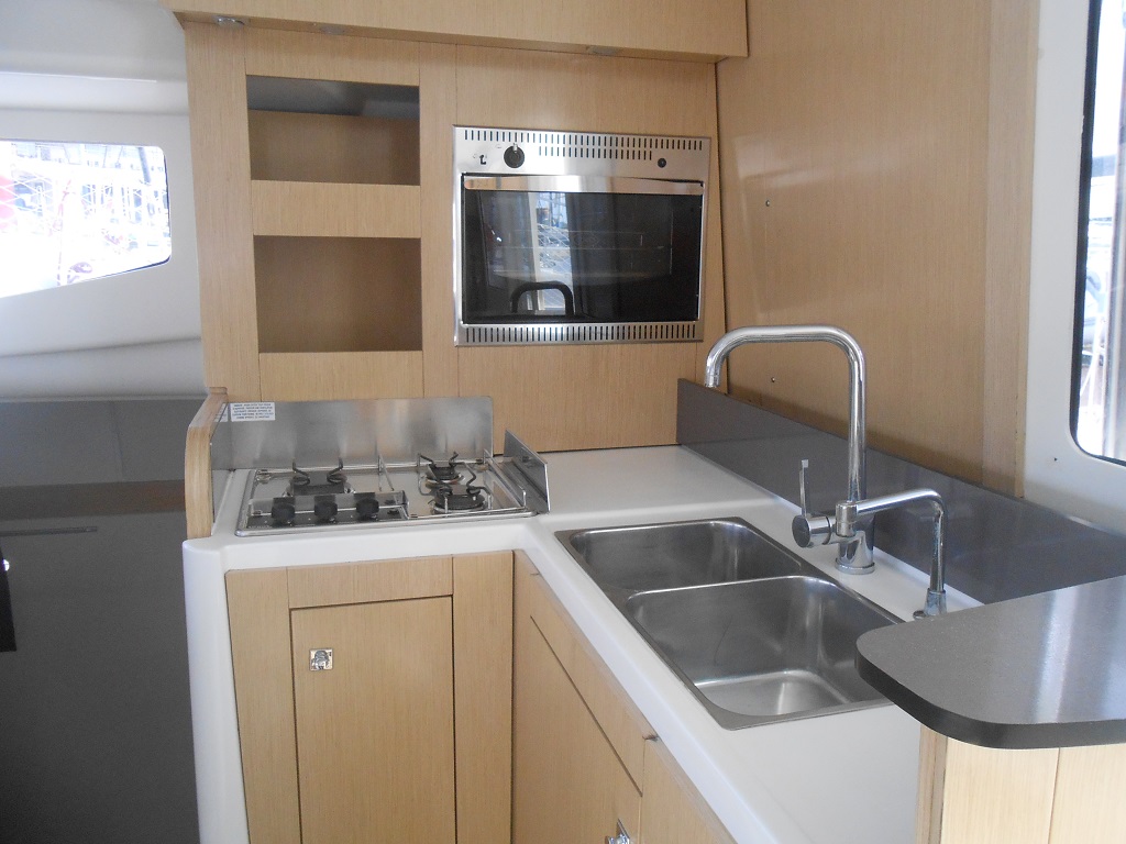 Fountaine-Pajot Mahé 36 evolution kitchen