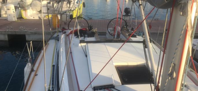 Sun Odyssey 389 bridge
